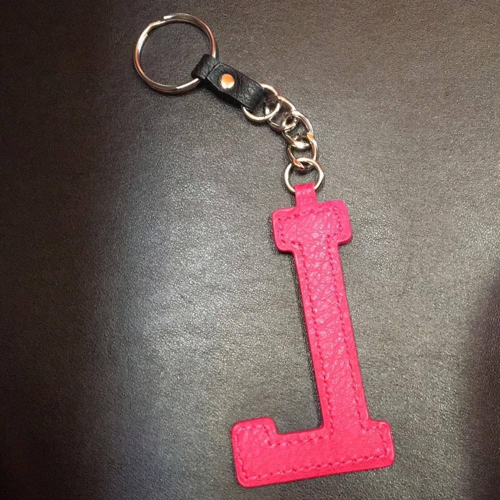 Pink Letter L Keychain - Picture 3 of 3